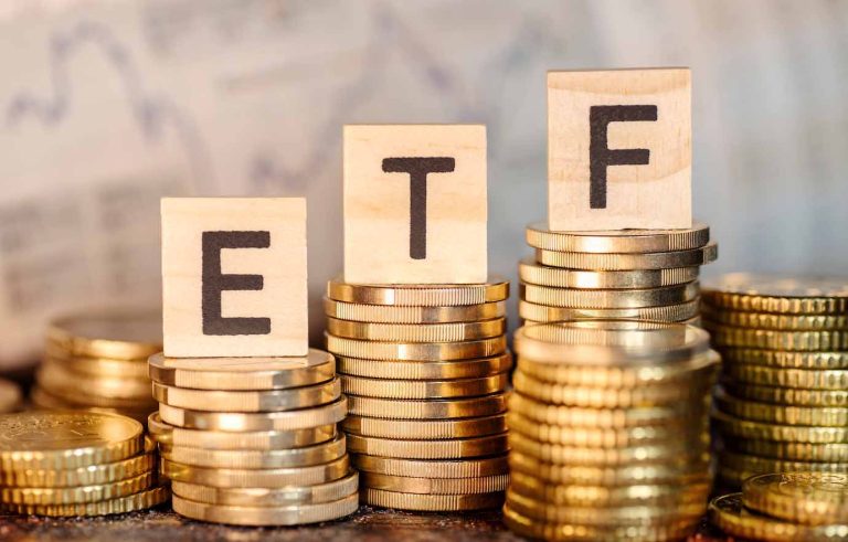 Crypto ETFs Record Strong Friday Inflows as Institutional Demand Rebounds