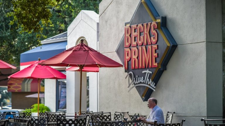 41-year-old burger chain closes historic location after 35 years