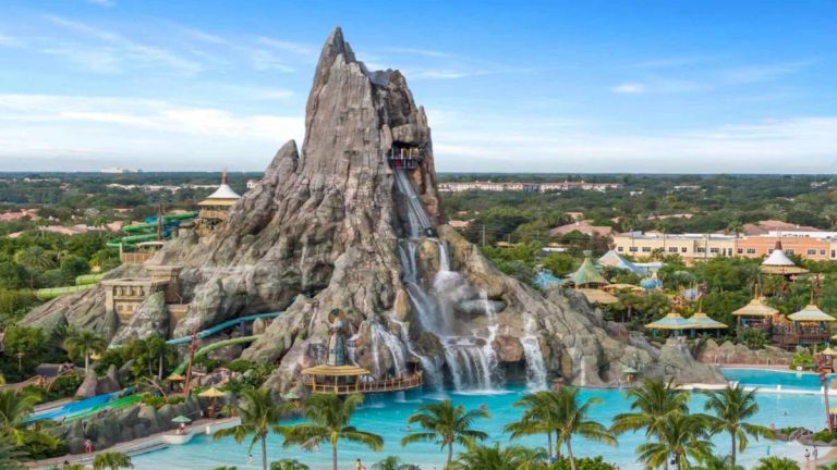 One more travel company crashes, all trips canceled