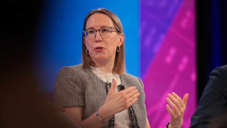 SEC Delays Tokenized Asset Exemption Amid Third-Party Token…