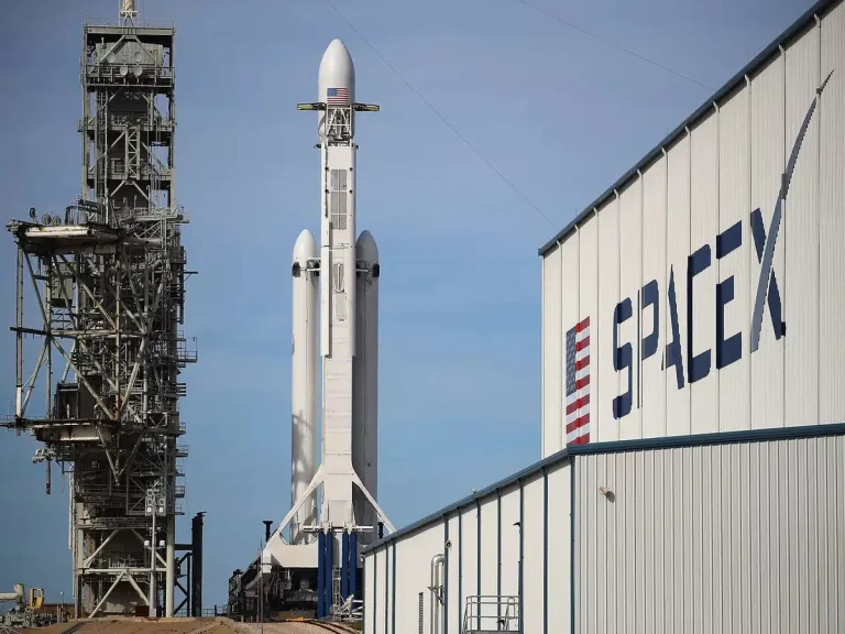 SpaceX Targets Nasdaq IPO as Soon as June 12