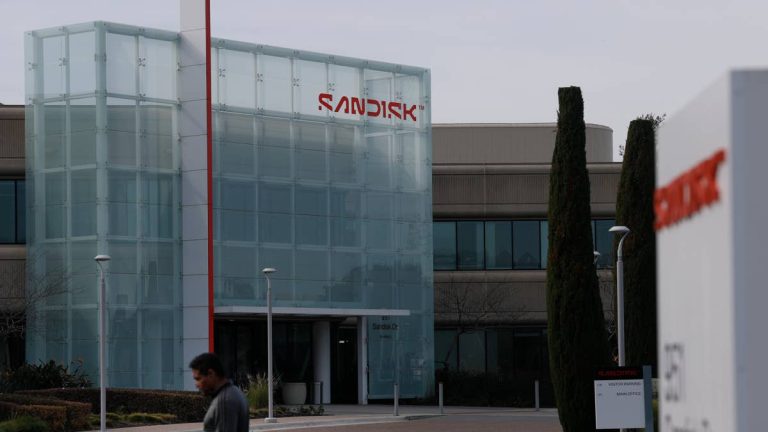 Barclays resets SanDisk stock price target after earnings