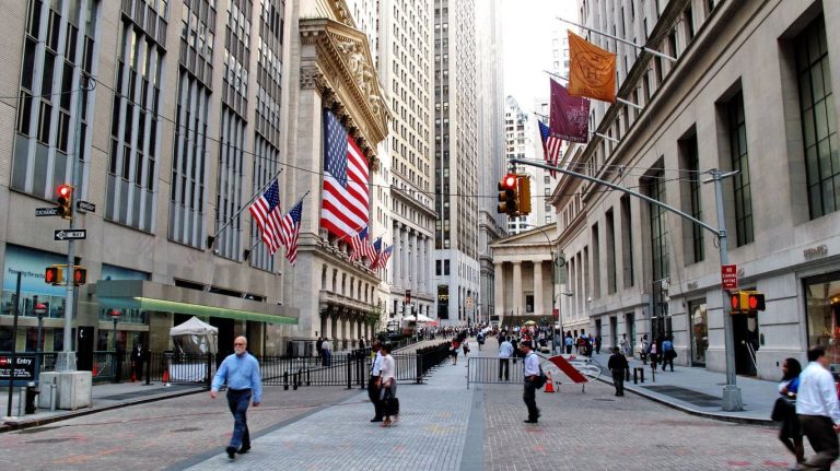 Wall Street futures mixed today: 5 things to know before markets open