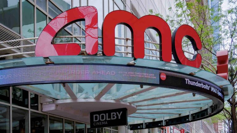AMC stock traders ignoring warning signs send shares surging