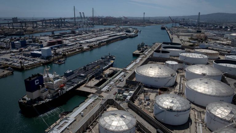 Oil prices face sudden $150 spike after vital route shuts