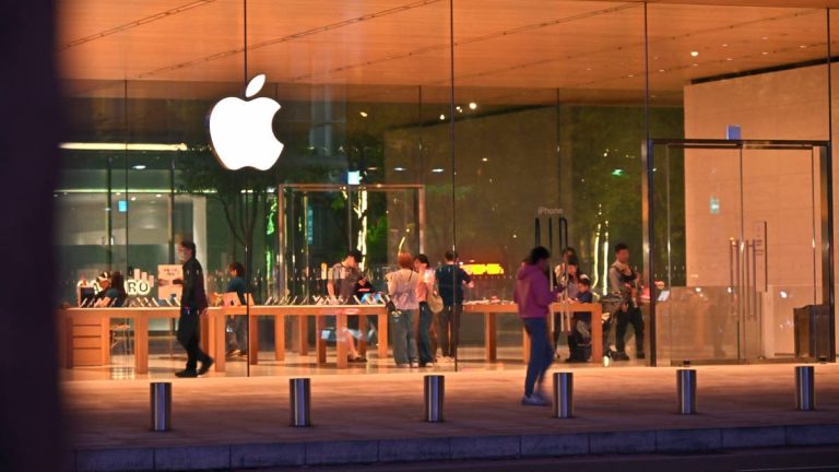 Bank of America resets Apple stock forecast after Siri AI shift